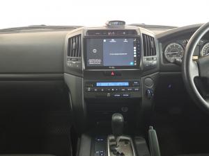 Toyota Land Cruiser 200 4.5D-4D V8 GX-R - Image 14