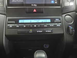 Toyota Land Cruiser 200 4.5D-4D V8 GX-R - Image 15