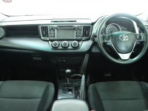 Toyota RAV4 2.0 GX auto - Image 6