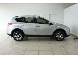 Toyota RAV4 2.0 GX auto - Image 3