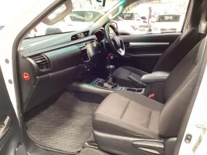 Toyota Hilux 2.4GD-6 single cab Raider manual - Image 7