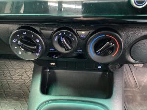 Toyota Hilux 2.4GD-6 single cab Raider manual - Image 14