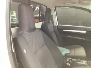 Toyota Hilux 2.4GD-6 single cab Raider manual - Image 15