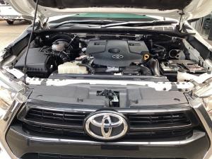 Toyota Hilux 2.4GD-6 single cab Raider manual - Image 17