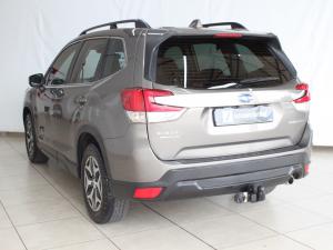 Subaru Forester 2.0i L ES - Image 13