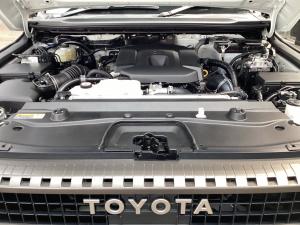 Toyota Land Cruiser Prado 2.8GD VX-R - Image 20