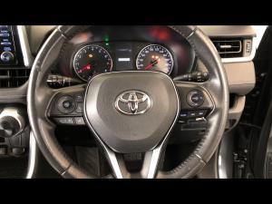 Toyota RAV4 2.0 GX auto - Image 8