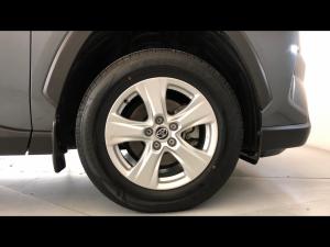 Toyota RAV4 2.0 GX auto - Image 17