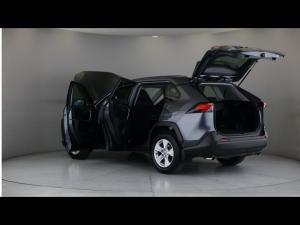 Toyota RAV4 2.0 GX auto - Image 25
