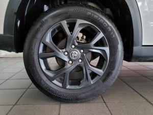 Toyota Urban Cruiser 1.5 XR manual - Image 9