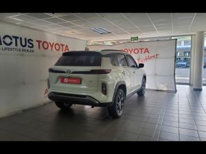 Toyota Urban Cruiser 1.5 XR manual - Image 2