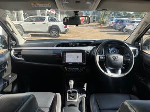 Toyota Hilux 2.8GD-6 48V double cab Raider - Image 6