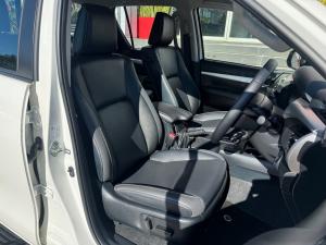 Toyota Hilux 2.8GD-6 48V double cab Raider - Image 17