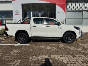Toyota Hilux 2.8GD-6 48V double cab Raider - Image 3