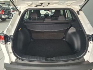 Toyota Corolla Cross 1.8 XI - Image 15