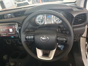 Toyota Hilux 2.4 GD-6 RB Raider automaticS/C - Image 8