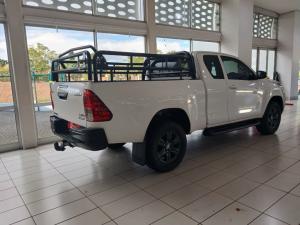 Toyota Hilux 2.4 GD-6 RB RaiderE/CAB - Image 2
