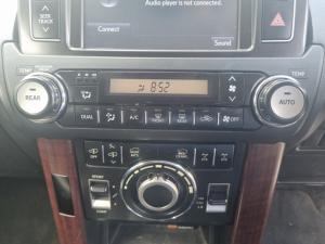 Toyota Prado VX 3.0 TDi automatic - Image 16