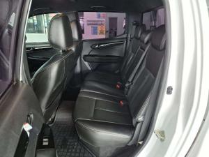 Isuzu D-MAX 300 LX 4X4 D/C - Image 10