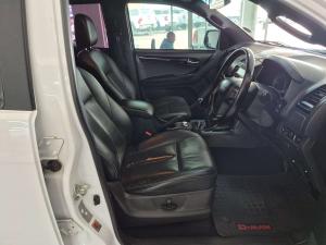 Isuzu D-MAX 300 LX 4X4 D/C - Image 8
