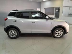 Mahindra XUV300 1.2T - Image 6