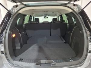 Isuzu mu-X 1.9TD LS - Image 11