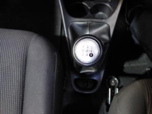 Toyota Etios hatch 1.5 Xi - Image 5