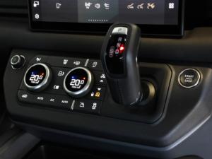 Land Rover Defender 110 D350 X-Dynamic HSE - Image 20