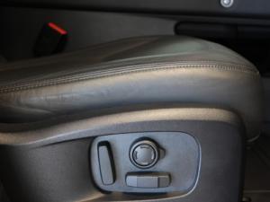 Land Rover Defender 110 D350 X-Dynamic HSE - Image 23