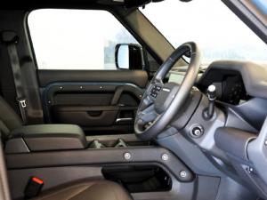 Land Rover Defender 110 D350 X-Dynamic HSE - Image 9