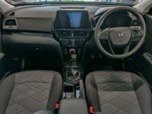 Mahindra XUV 3XO 1.2T MX2 manual - Image 6