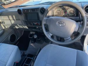 Toyota Land Cruiser 79 4.5D-4D LX V8 single cab - Image 7