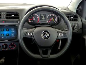 Volkswagen Polo Vivo hatch 1.6 Life - Image 15