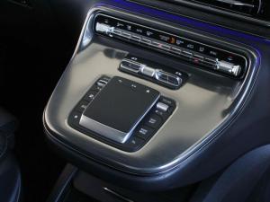 Mercedes-Benz V-Class V300d Exclusive - Image 9
