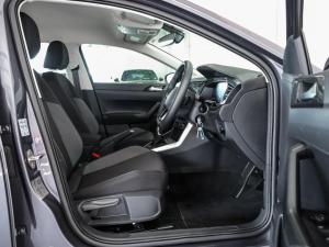 Volkswagen Polo hatch 1.0TSI Life auto - Image 11