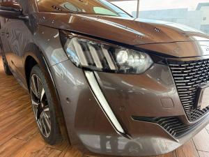 Peugeot 208 1.2T GT - Image 2