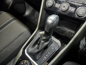 Volkswagen T-Roc 2.0TSI 140kW 4Motion Design - Image 9
