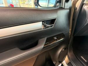 Toyota Hilux 2.8GD-6 48V double cab Raider - Image 25