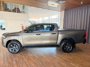 Toyota Hilux 2.8GD-6 48V double cab Raider - Image 6