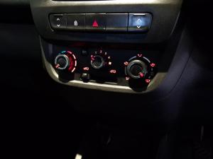 Renault Kwid 1.0 Evolution - Image 20