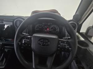 Toyota Land Cruiser 79 2.8GD-6 double cab auto - Image 8