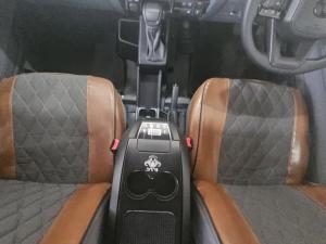 Toyota Land Cruiser 79 2.8GD-6 double cab auto - Image 9