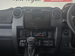 Toyota Land Cruiser 79 2.8GD-6 double cab auto - Image 10