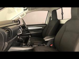 Toyota Hilux 2.4GD-6 single cab Raider manual - Image 7