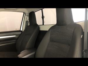 Toyota Hilux 2.4GD-6 single cab Raider manual - Image 11