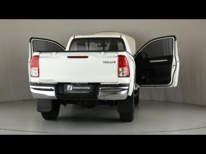 Toyota Hilux 2.4GD-6 single cab Raider manual - Image 24