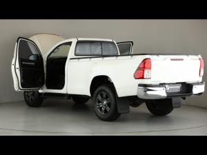 Toyota Hilux 2.4GD-6 single cab Raider manual - Image 25