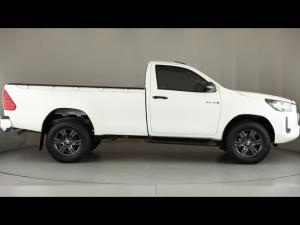 Toyota Hilux 2.4GD-6 single cab Raider manual - Image 3