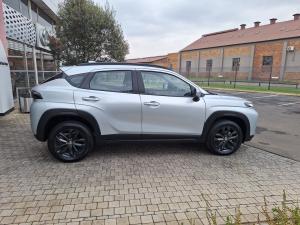 Toyota Starlet Cross 1.5 XS auto - Image 3