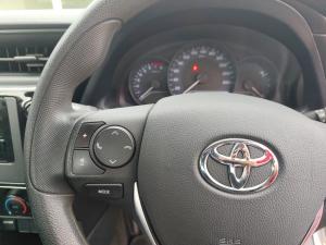 Toyota Corolla Quest 1.8 Plus manual - Image 9